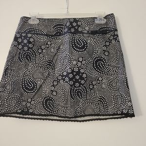 Black & white mini skirt